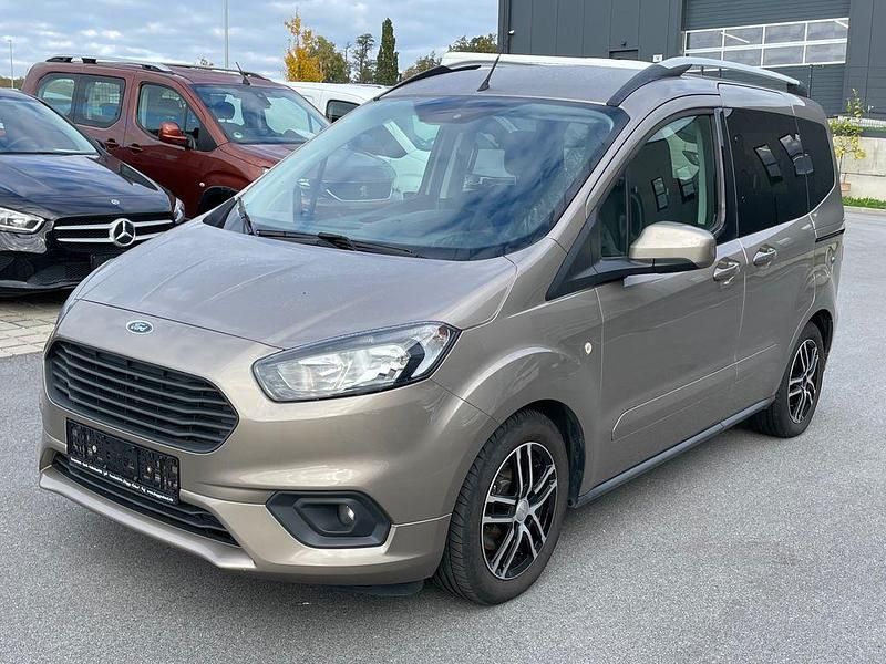 Silber Gebraucht 2018 Ford Tourneo Courier Trend Van / Kleinbus | 7.900 € (Guter Preis) - Bild 1/4