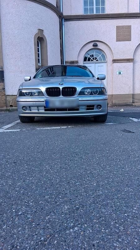 Grau Gebraucht 2001 BMW 520 Limousine | 2.500 € (Guter Preis) - Bild 1/4