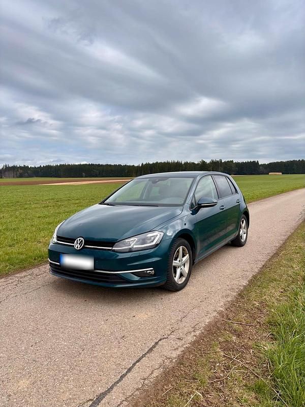 Gebraucht VW Golf VII 150 PS (110 kW) 2018 Grün Kleinwagen