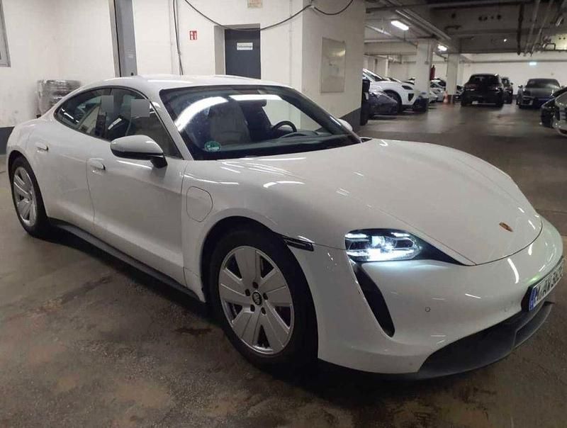 Gebraucht Porsche Taycan Performance Package 350 kW (476 PS) 2022 Weiß Limousine
