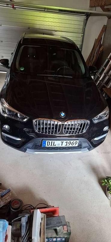 Schwarz Gebraucht 2019 BMW X1 Sport Line SUV | 26.000 € (Fairer Preis) - Bild 1/4
