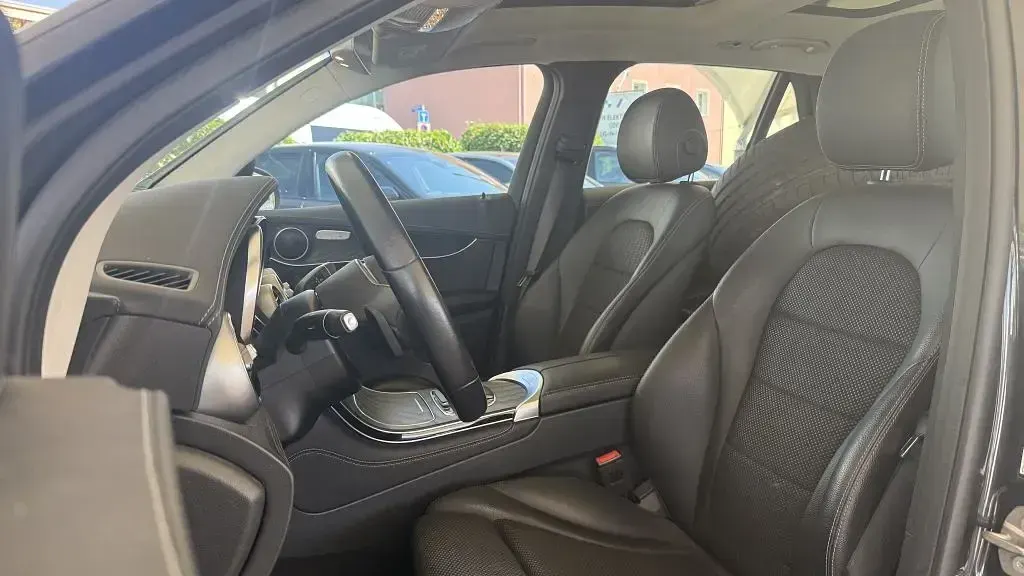 Gebraucht Mercedes GLC300e 320 PS (235 kW) 2020 Grau SUV