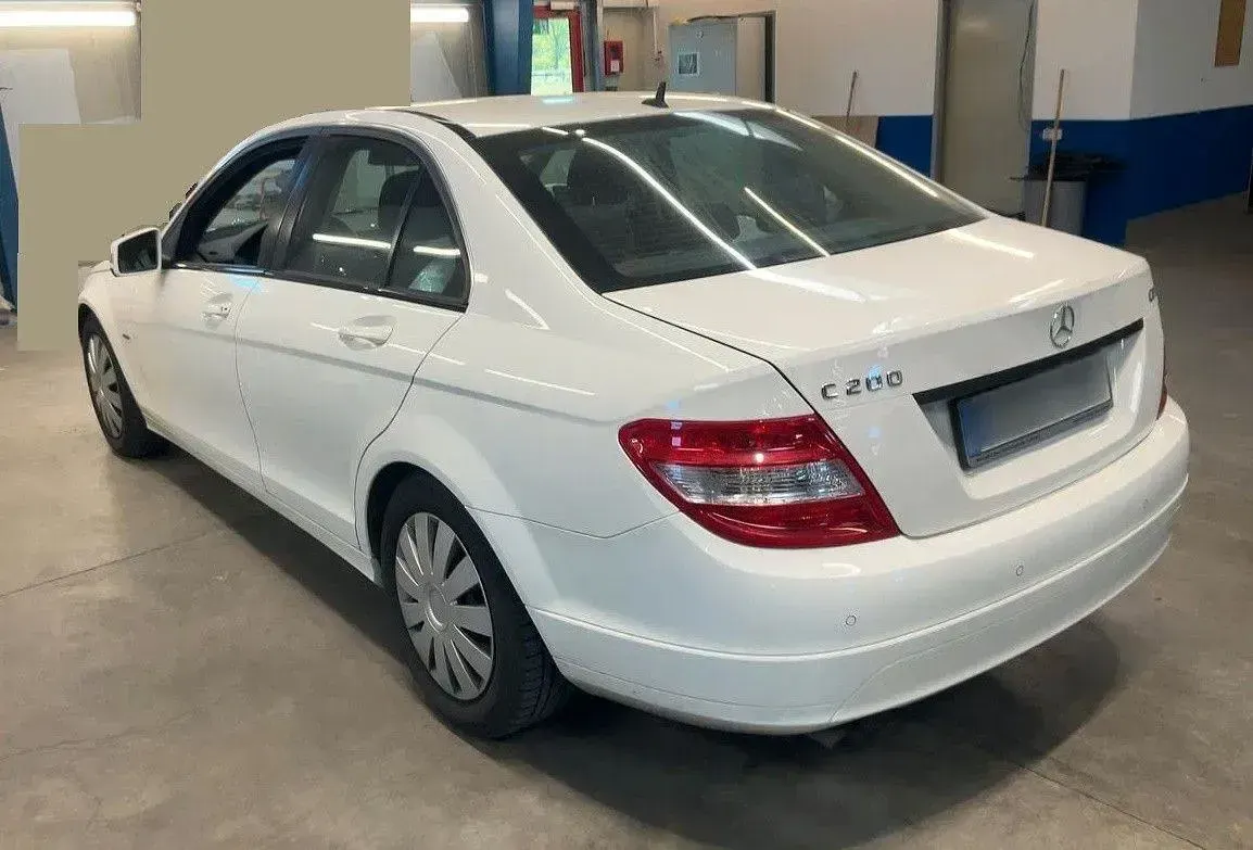 Second-hand Mercedes C200 136 CP (100 kW) 2011 Alb Berlinǎ
