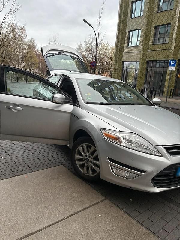 Gebraucht Ford Mondeo 116 PS (85 kW) 2012 Limousine