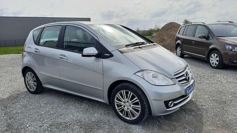 Gebraucht Mercedes A150 95 PS (69 kW) 2009 Silber Kleinwagen