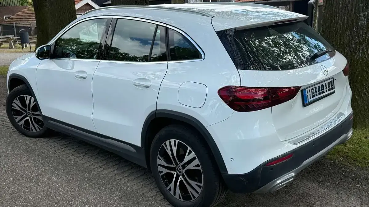 Gebraucht Mercedes GLA220 Advanced 190 PS (139 kW) 2023 Weiß SUV