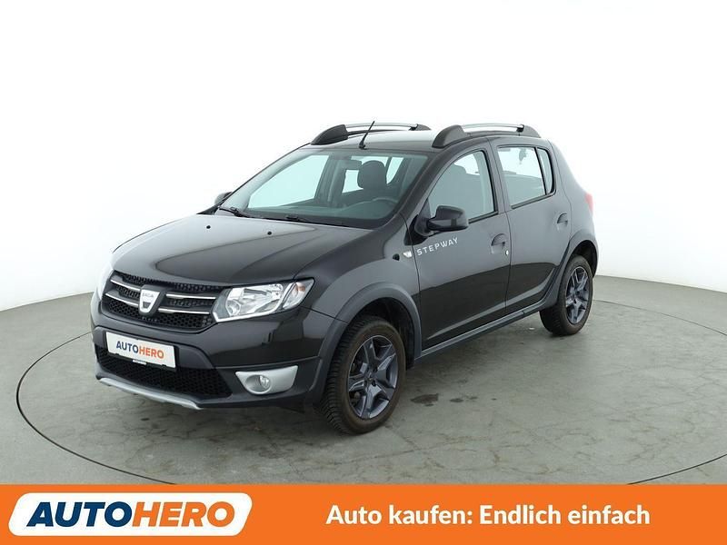 Schwarz Gebraucht 2015 Dacia Sandero Prestige Kleinwagen | 8.930 € (Etwas zu teuer) - Bild 1/3