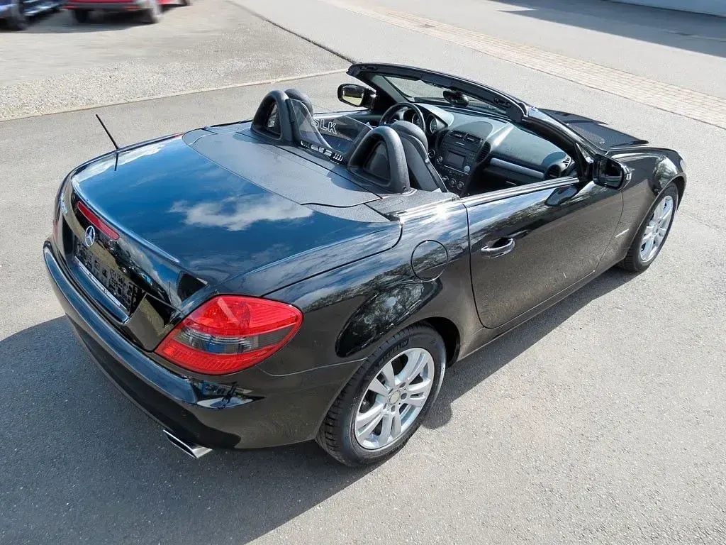 Gebraucht Mercedes SLK200 184 PS (135 kW) 2009 Obsidianschwarz  metalliclack Cabrio