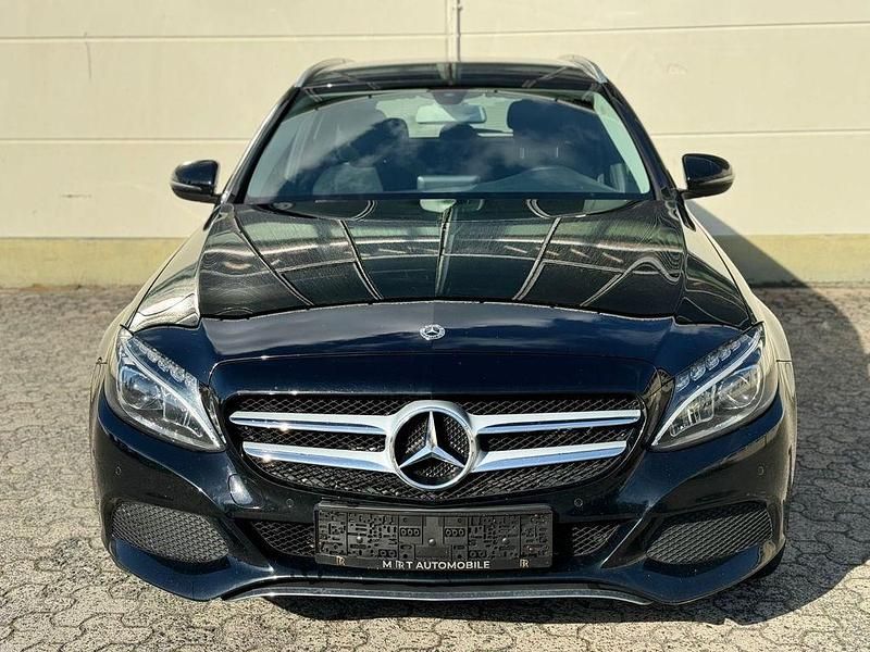 Schwarz Gebraucht 2017 Mercedes C180 Limousine | 11.900 € (Superpreis) - Bild 1/4