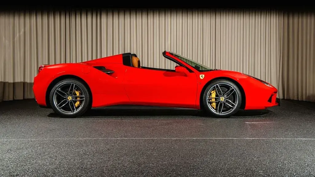 Gebraucht Ferrari 488 2019 Rot Cabrio