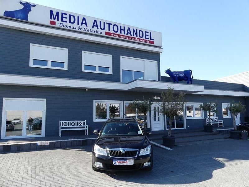 Gebraucht Skoda Octavia Ambiente 122 PS (89 kW) 2011 Schwarz Kombi