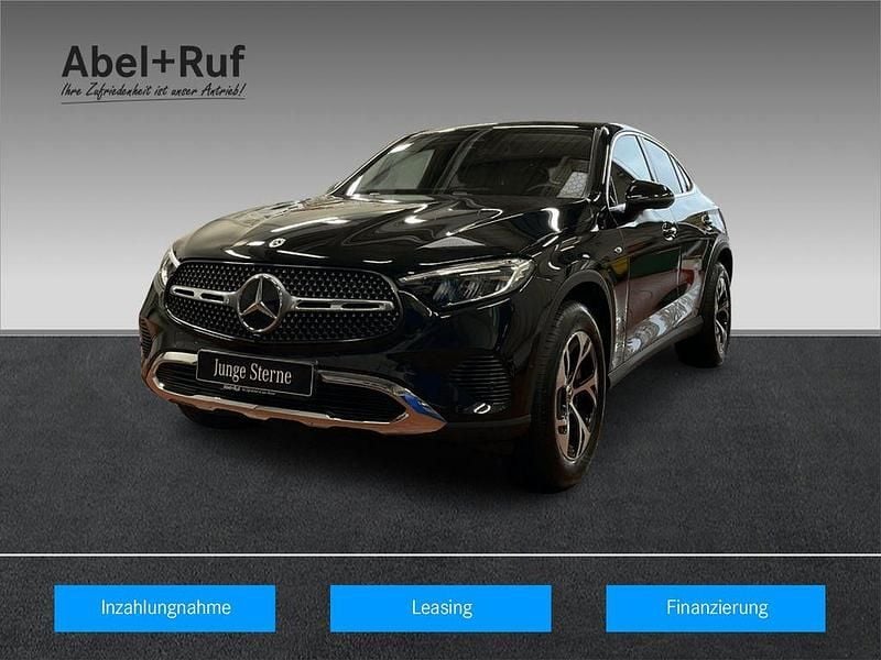 Schwarz Gebraucht 2024 Mercedes GLC300e Avantgarde Coupé | 62.429 € (Fairer Preis) - Bild 1/4