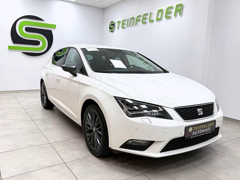 Weiß Gebraucht 2016 Seat Leon CONNECT Limousine | 11.990 € (Fairer Preis) - Bild 1/4