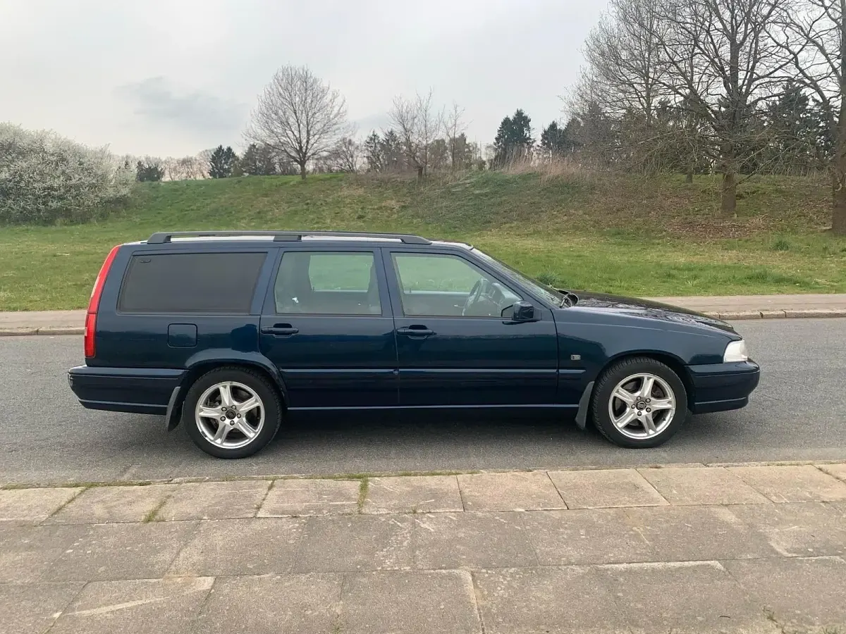 Gebraucht Volvo V70 239 PS (175 kW) 1998 Blau Kombi