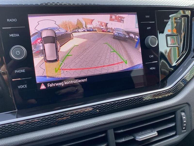 Gebraucht VW Polo Life 80 PS (58 kW) 2024 Blau reef blue metallic (metallic) Limousine