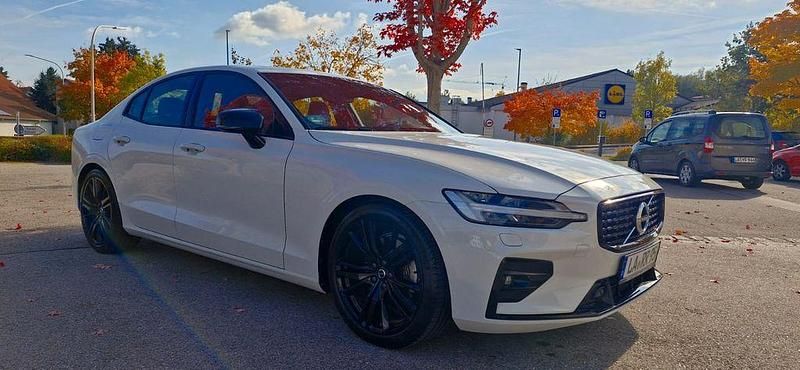 Gebraucht Volvo S60 R-Design 197 PS (144 kW) 2021 Weiß Limousine