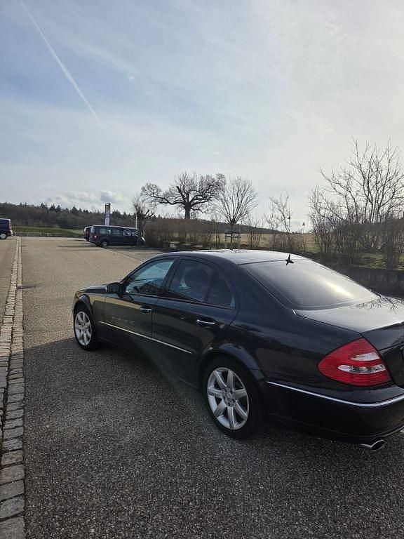 Gebraucht Mercedes E350 Avantgarde 272 PS (200 kW) 2005 Blau Limousine