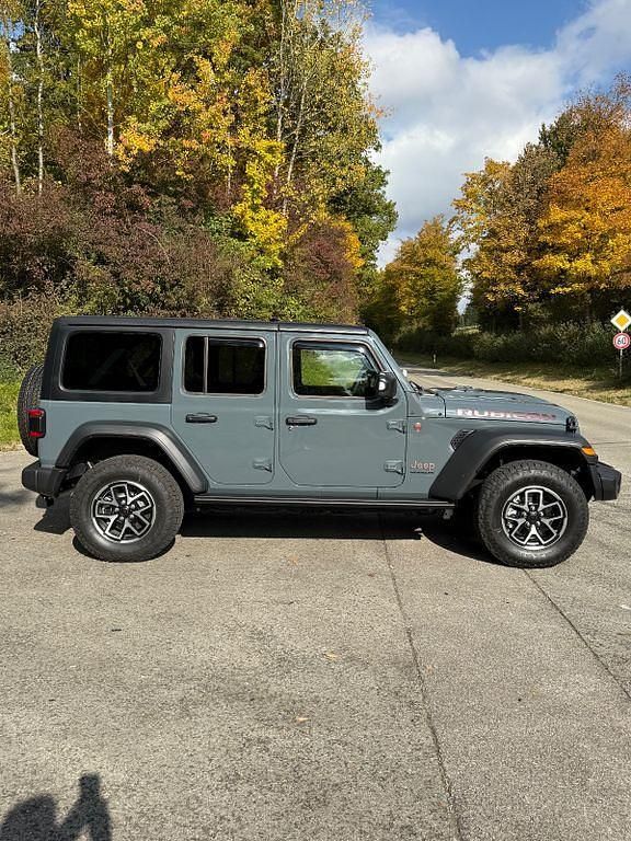 Grau Neu 2025 Jeep Wrangler Rubicon SUV | 61.900 € (Fairer Preis) - Bild 1/4