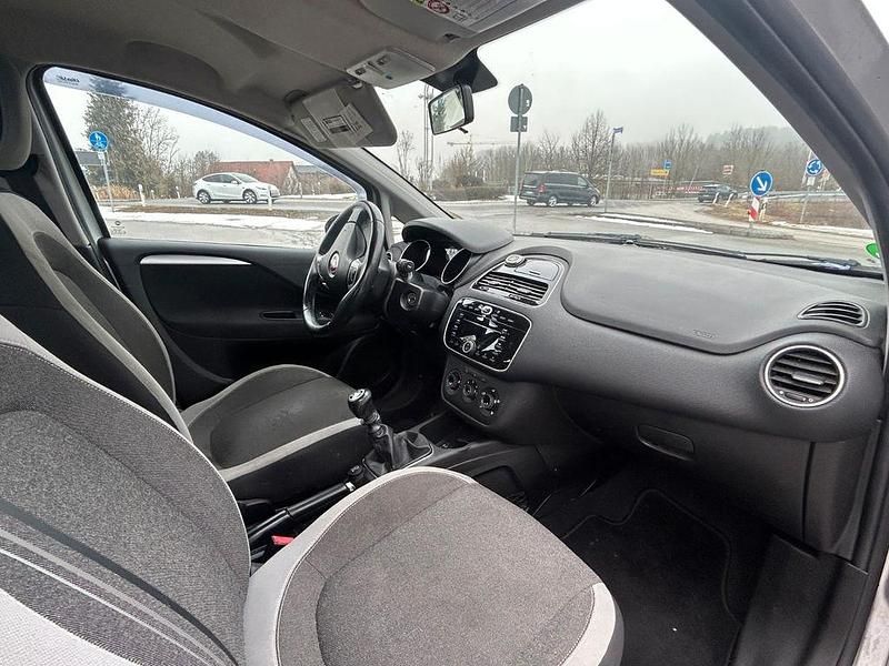 Gebraucht Fiat Punto Evo 69 PS (50 kW) 2012 Silber Kleinwagen
