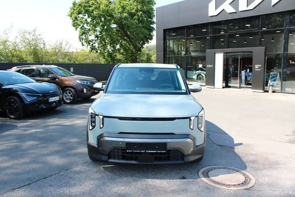 Neu Kia EV2 Air 108 kW (147 PS) 2026 Grau SUV