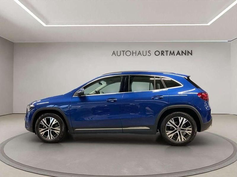Gebraucht Mercedes GLA200 Progressive 163 PS (119 kW) 2024 Spektralblau SUV