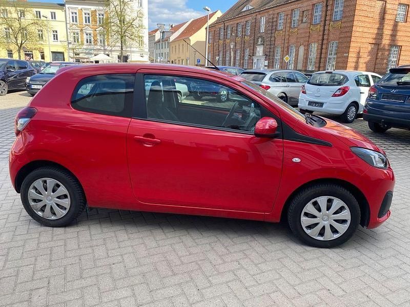 Gebraucht Peugeot 108 Active 69 PS (50 kW) 2017 Rot Kleinwagen