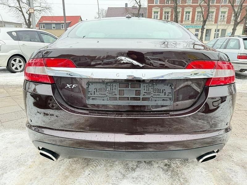 Używany Jaguar XF 241 KM (177 kW) 2011 Brązowy Sedan/Limuzyna