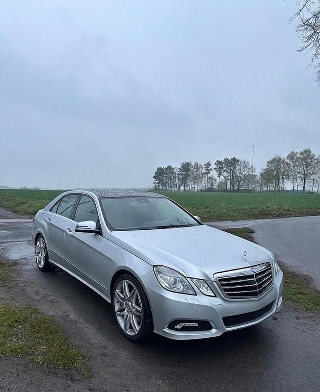 Gebraucht Mercedes E500 387 PS (284 kW) 2009 Grau Limousine