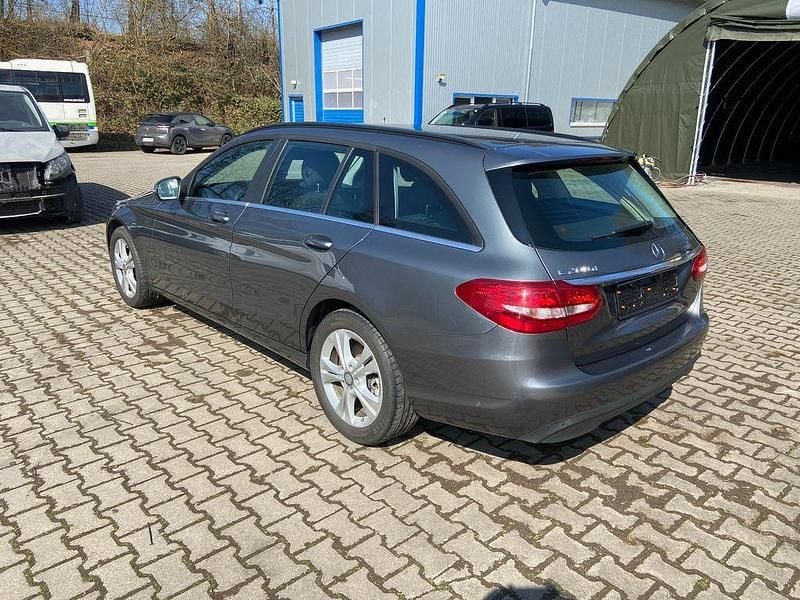 Gebraucht Mercedes C200 136 PS (100 kW) 2016 Grau Kombi