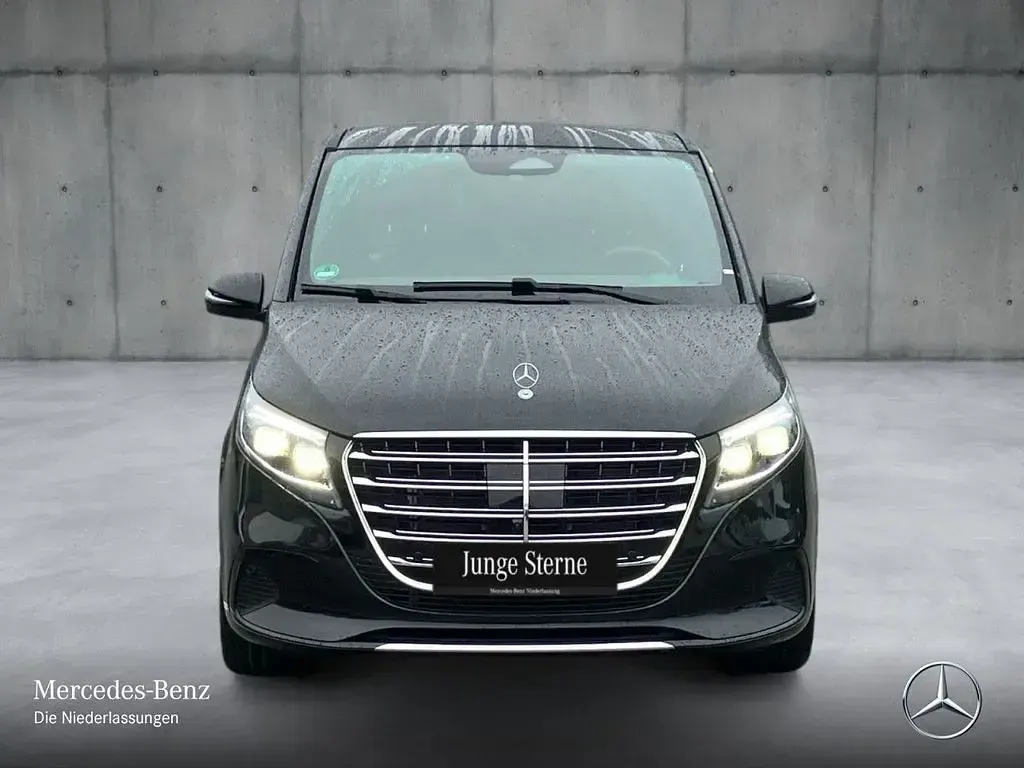 Gebraucht Mercedes V300 Exclusive 237 PS (174 kW) 2025 Schwarz Van / Kleinbus
