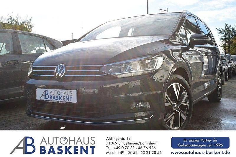 Grau Gebraucht 2022 VW Touran Highline Van / Kleinbus | 27.890 € (Guter Preis) - Bild 1/4