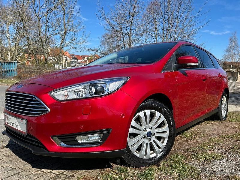 Gebraucht Ford Focus Titanium 150 PS (110 kW) 2018 Rot Limousine