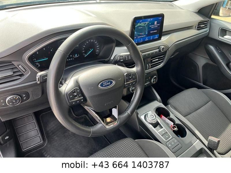 Gebraucht Ford Focus Cool & Connect 120 PS (88 kW) 2023 Schwarz Limousine
