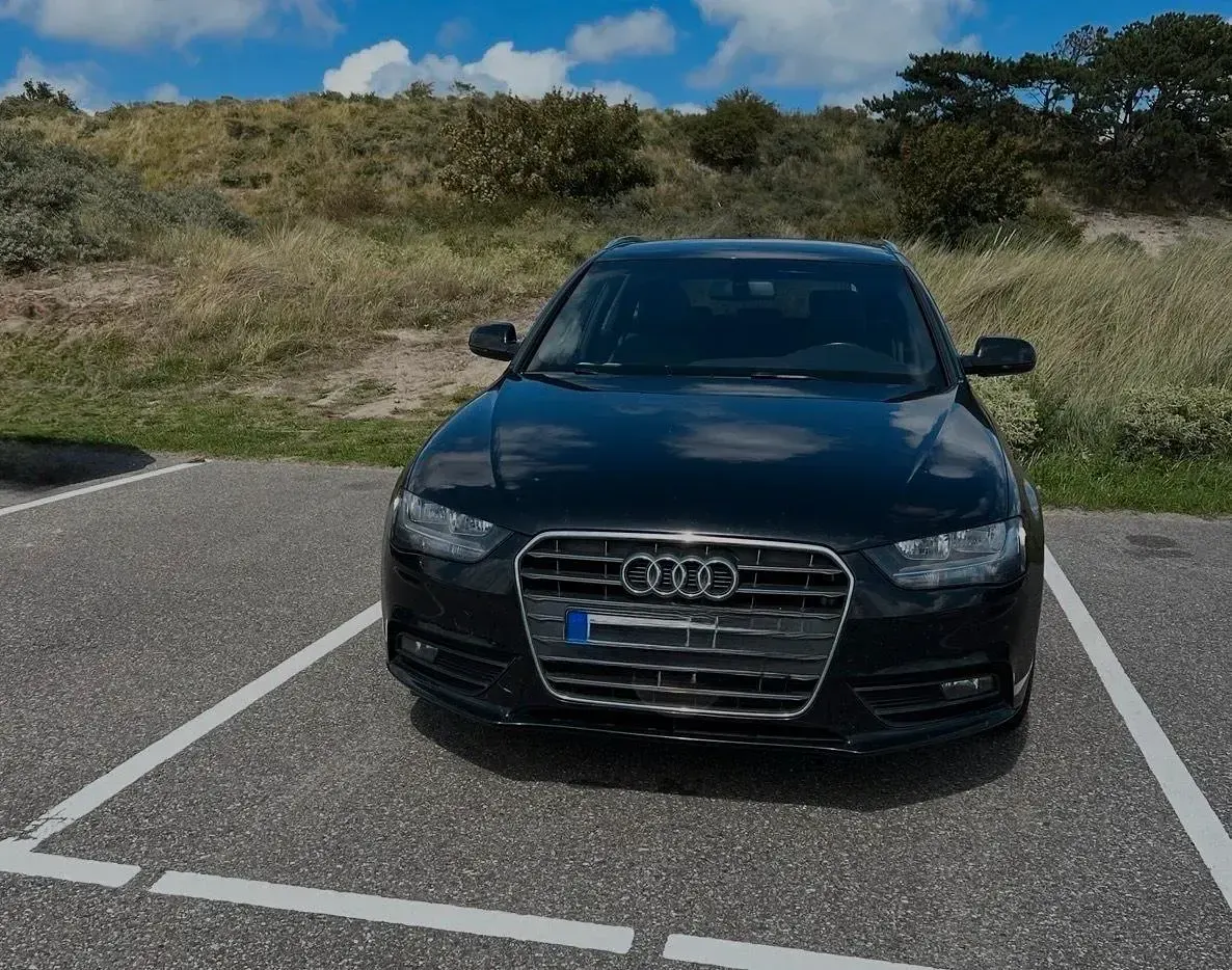 Używany Audi A4 S-Line 150 KM (110 kW) 2013 Czarny Kombi
