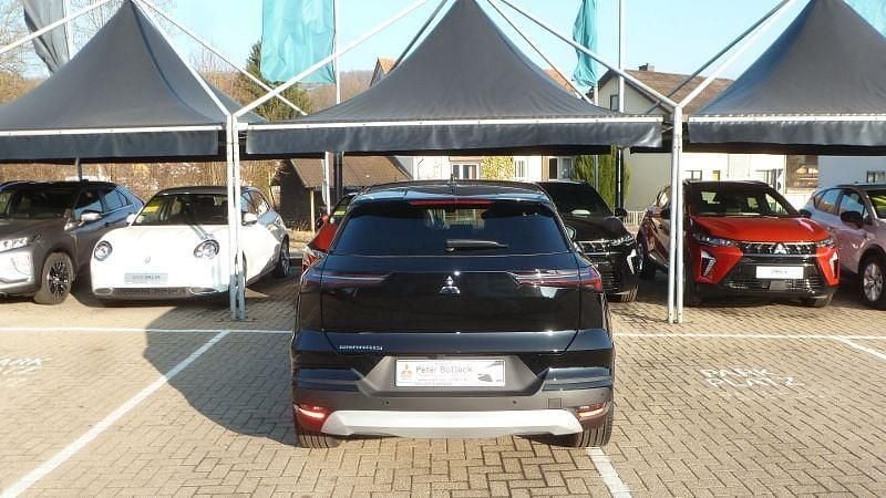 Neu Mitsubishi Grandis Edition 141 PS (103 kW) 2026 Schwarz SUV