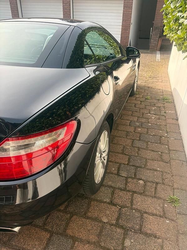 Gebraucht Mercedes SLK200 184 PS (135 kW) 2012 Schwarz Cabrio
