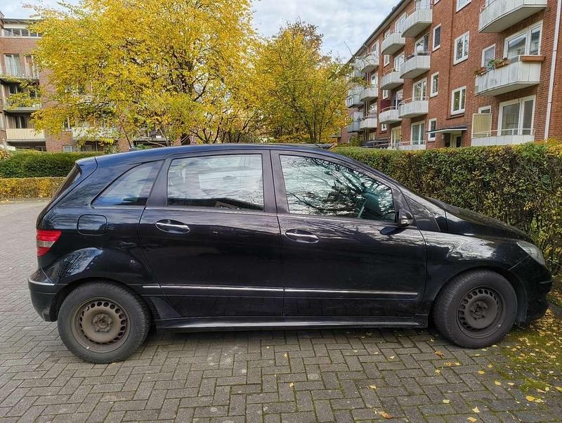 Gebraucht Mercedes B170 116 PS (85 kW) 2006 Schwarz Van / Kleinbus