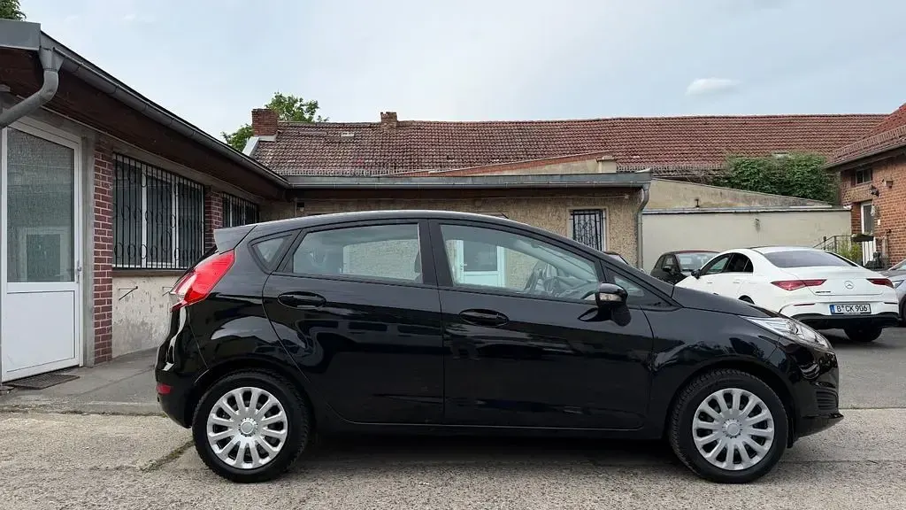 Gebraucht Ford Fiesta Trend 80 PS (58 kW) 2016 Schwarz Kleinwagen