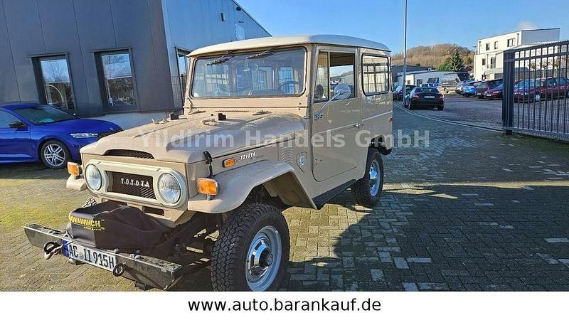 Beige Gebraucht 1973 Toyota FJ SUV | 34.100 € - Bild 1/4