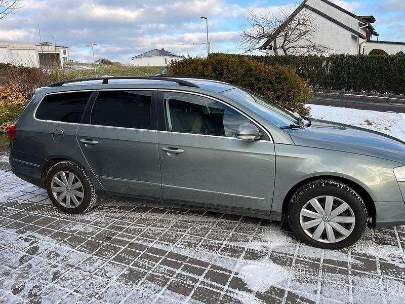 Grün Gebraucht 2006 VW Passat Trendline Kombi | 3.600 € (Etwas zu teuer) - Bild 1/4