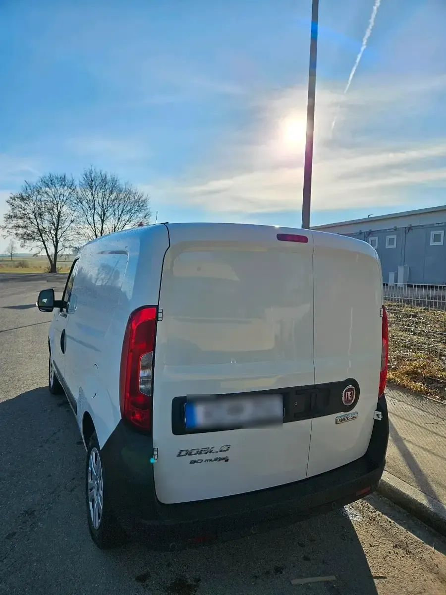 Gebraucht Fiat Doblò 90 PS (66 kW) 2016 Weiß Van / Kleinbus