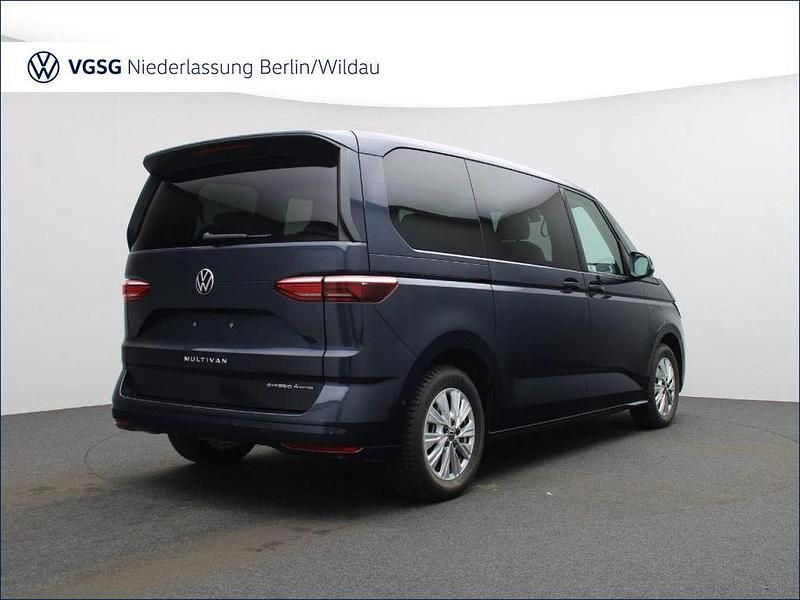 Gebraucht VW Multivan 177 PS (130 kW) 2025 Blau Van