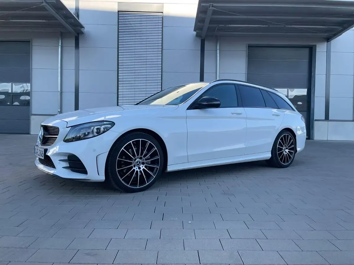 Gebraucht Mercedes C200 AMG 184 PS (135 kW) 2018 Weiß Limousine