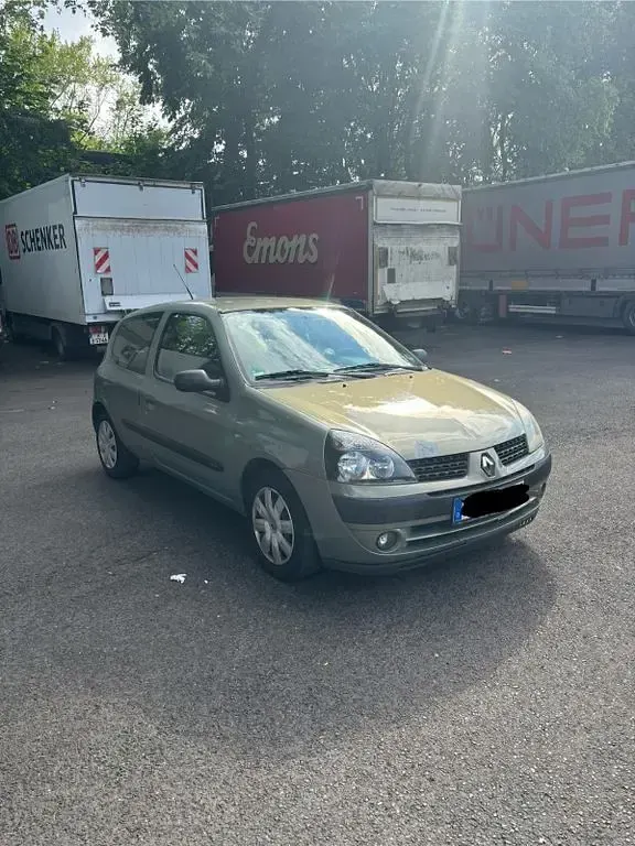 Gebraucht Renault Clio II 75 PS (55 kW) 2002 Kleinwagen