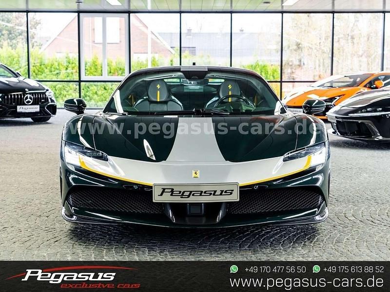 Gebraucht Ferrari SF90 1001 PS (736 kW) 2024 Grün Coupé