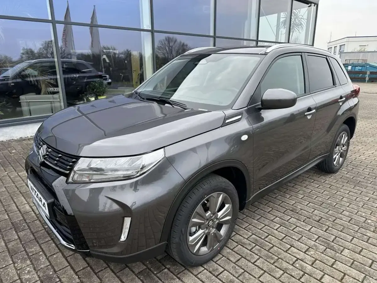 Neu Suzuki Vitara Comfort 110 PS (80 kW) 2026 Titan dark gray pearl metallic SUV