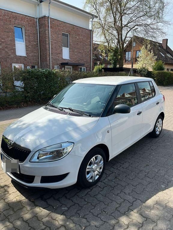 Gebraucht Skoda Fabia Fresh 60 PS (44 kW) 2014 Weiß Limousine