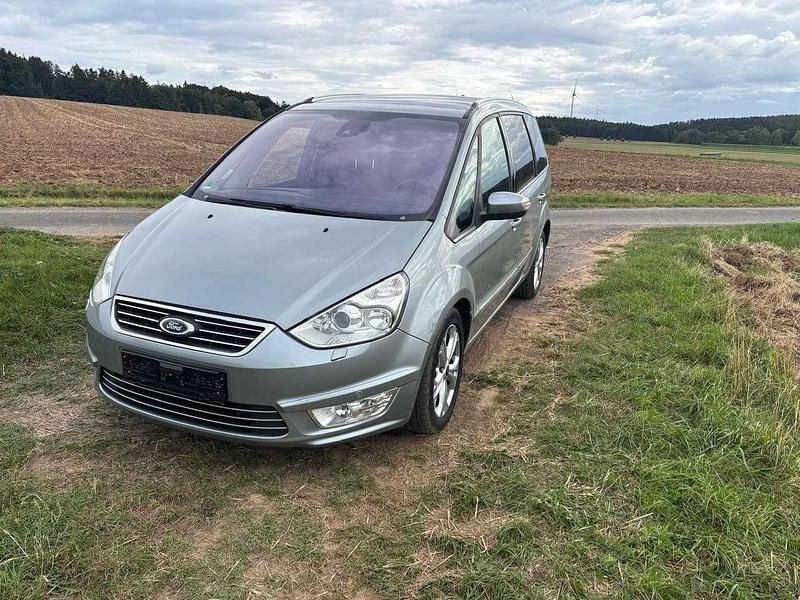 Silber Gebraucht 2013 Ford Galaxy Titanium Van / Kleinbus | 8.250 € (Fairer Preis) - Bild 1/4