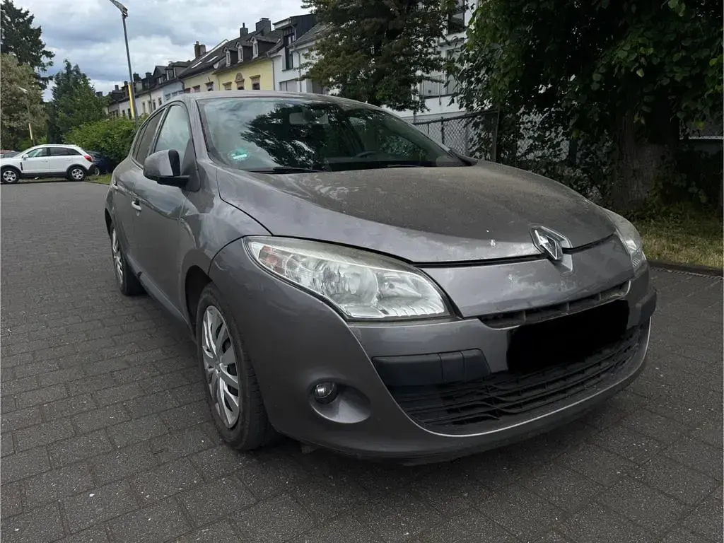 Gebraucht Renault Mégane 131 PS (96 kW) 2010 Grau Limousine