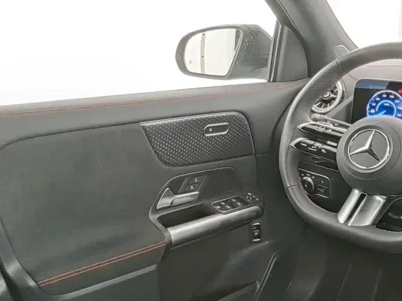 Gebraucht Mercedes EQA300 AMG 167 kW (228 PS) 2025 Schwarz SUV